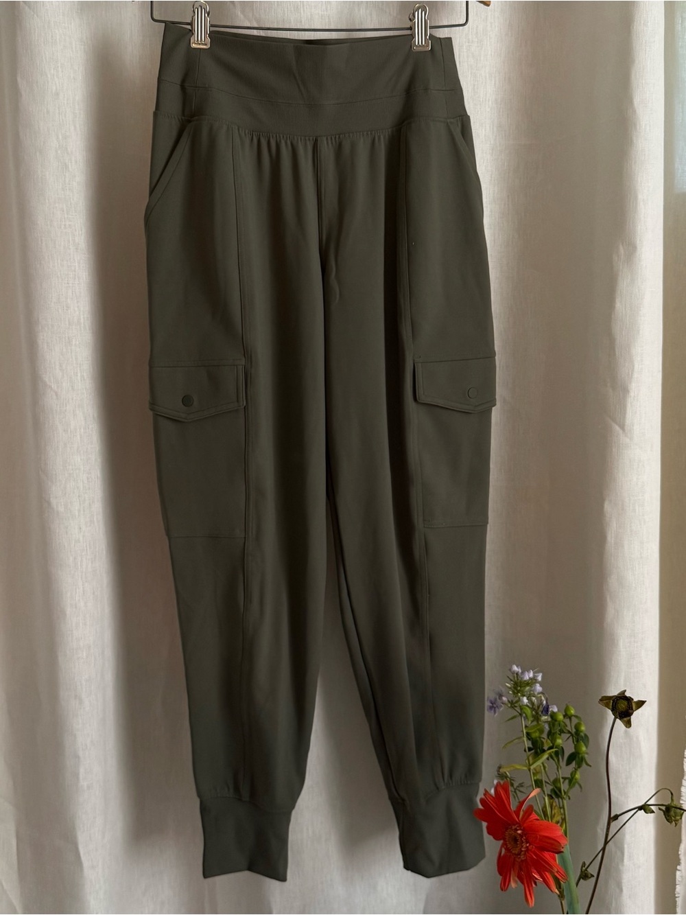 Athleta Cargo Jogger Pants S NWOT Army Olive Green High Rise Utility